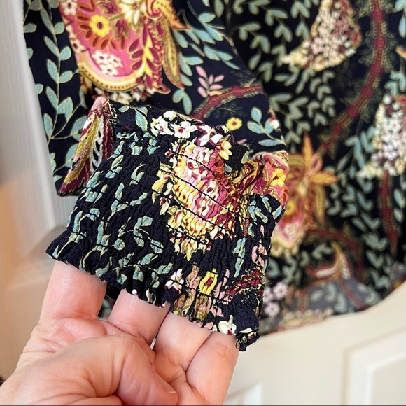 ⭐️ LOFT Long Sleeve Floral Nature Pattern Size: MP - Picture 3 of 10